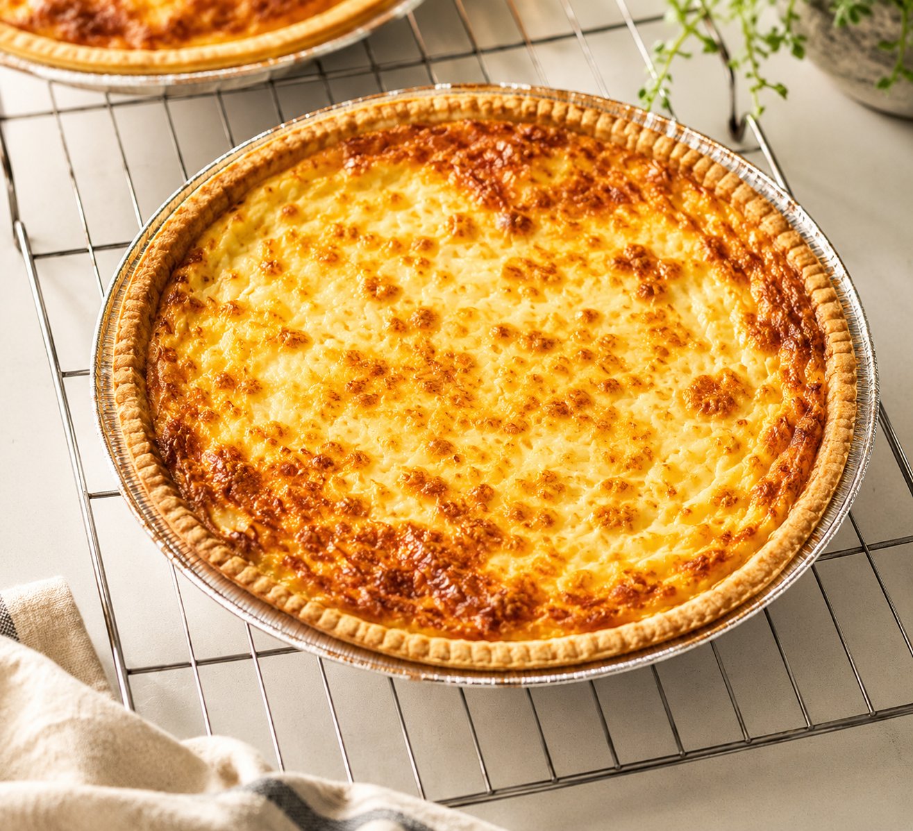 Homemade quiche and fresh take-out options near Aberdyfi beach